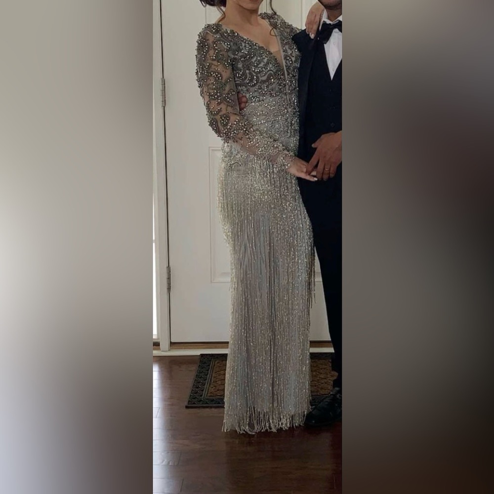✨ Glamorous Beaded Fringe Evening Gown ✨ - Picture 2 of 2